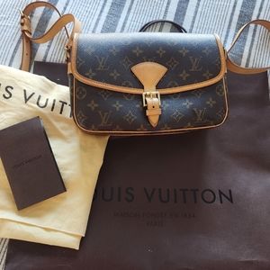 AUTHENTIC Louis Vuitton Sologne Crossbody